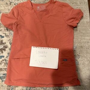 Figs Casma scrub top